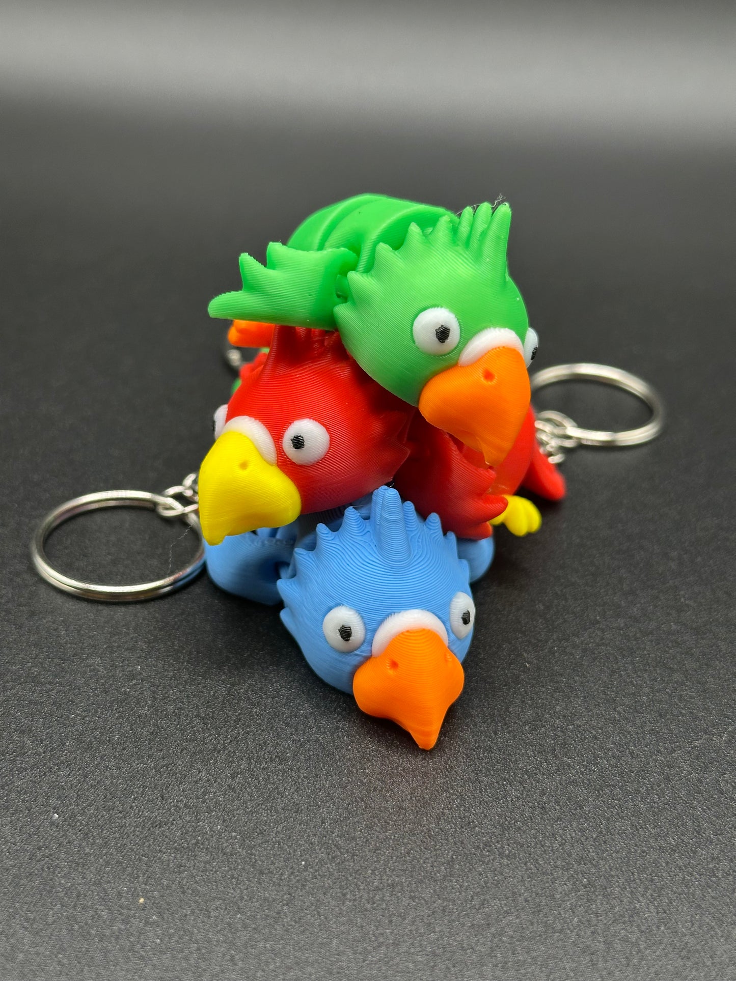 Articulated Parrot Fidget Keychain β Wiggle & Twist This Fun Feathery Friend! π¦β¨