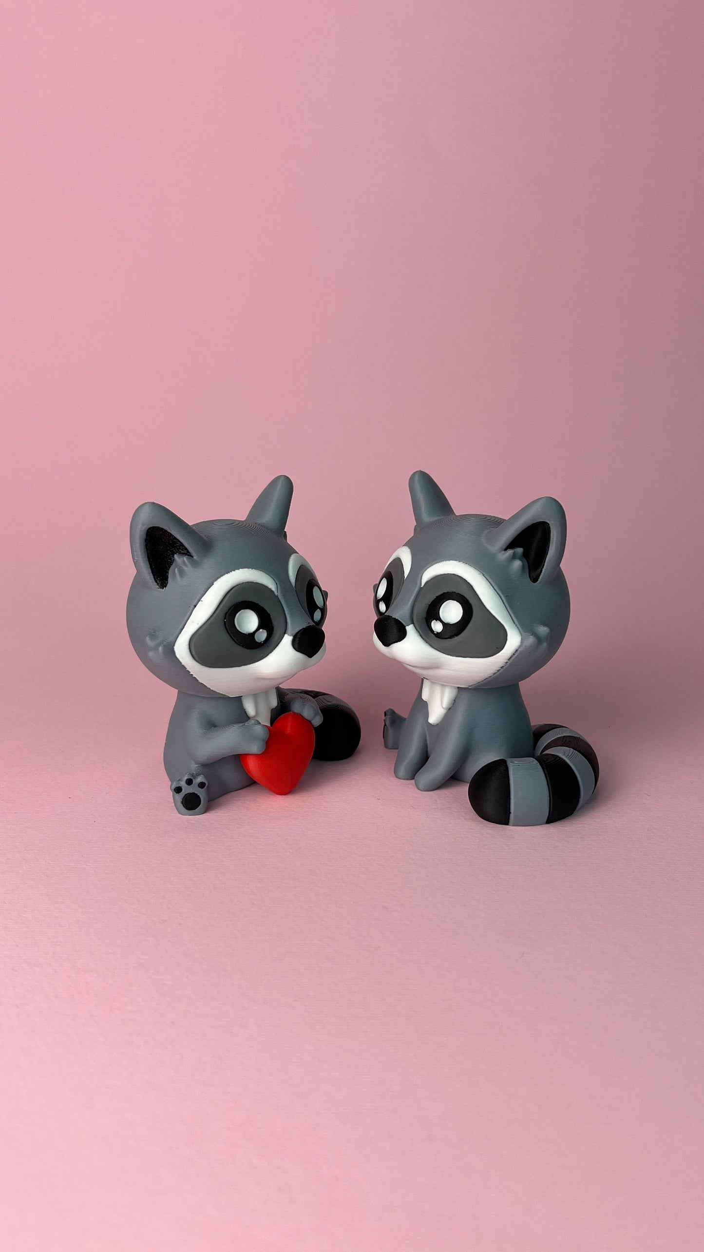 Clicky Raccoon with Heart – Adorable and Satisfying Fidget Toy